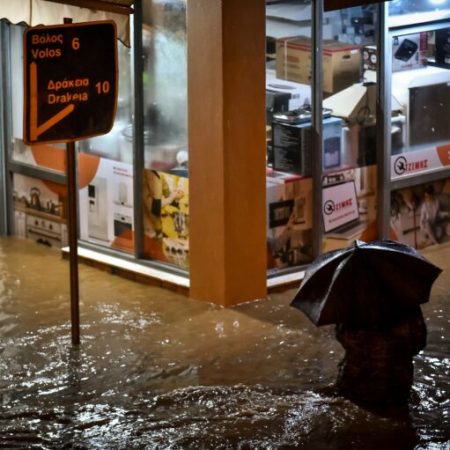 Χωρίς ρεύμα, χωρίς νερό, πλημμυρισμένοι κι αβοηθήτοι, ξανά!