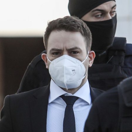 Ομόφωνα ένοχος ο γυναικοκτόνος Μπάμπης Αναγνωστόπουλος