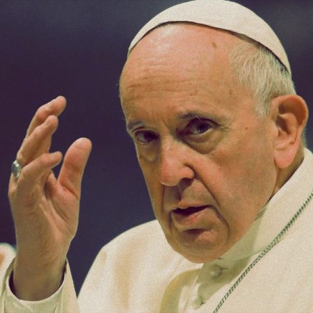 Ο Πάπας Φραγκίσκος (λέει πως) θέλει να ευλογεί γάμους ομόφυλων ζευγαριών