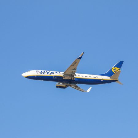 Flash sale στη Ryanair: Βρήκαμε 6 πτήσεις από 14,99 για Νοέμβριο