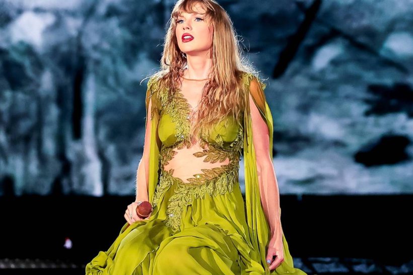 Αν πeθάνεις σε συναυλία της Taylor Swift παίρνεις δώρο 5 vip tickets!