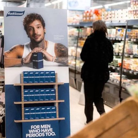 Κυκλοφόρησαν τ@μπόν για τρανς άντρες και τα σχόλια είναι θλιβερά