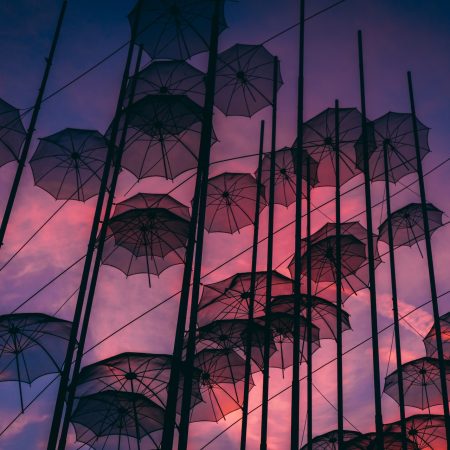 H ιστορία πίσω απ' τις διάσημες «ομπρέλες» στην Παραλία Θεσσαλονίκης