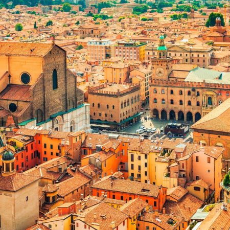 «Bologna» ή αλλιώς η «αυθεντική Ιταλίδα του Βορρά» που κλέβει καρδιές