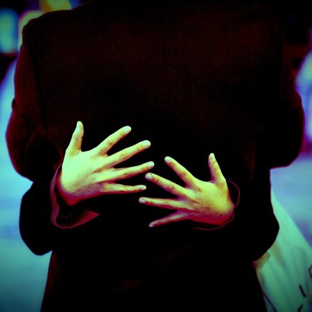 Σχέση LAT: «Είμαι μαζί σου αλλά ζω χωρίς εσένα»