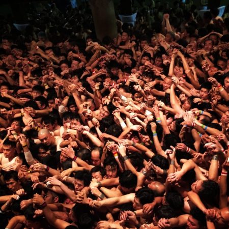 Στο «γυμνό φεστιβάλ» για πρώτη φορά θα μπορούν να πάρουν μέρος και γυναίκες