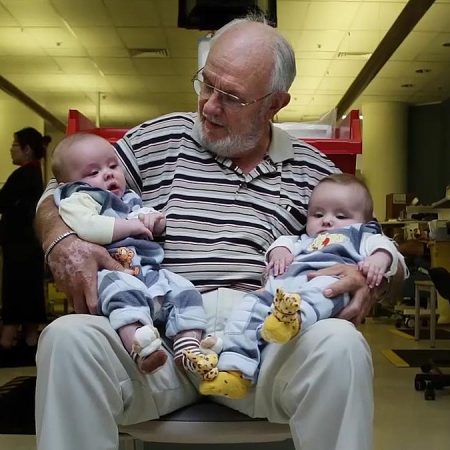 Τζέιμς Χάρισον: Εκείνος που έσωσε 2,4 εκατομμύρια μωρά με το αίμα του