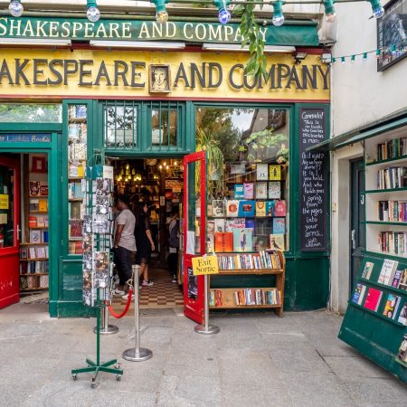 Υπάρχει ένα βιβλιοπωλείο στο Παρίσι που πρέπει οπωσδήποτε να δεις