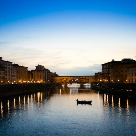 Ponte Vecchio: Το μυστικό πέρασμα της Φλωρεντίας που σε καλεί να πεις το «σ'αγαπώ» σου