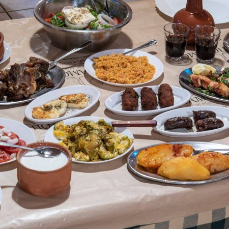 11 καλούδια της Κύπρου για μερακλίδικη μεζεδοκατάσταση