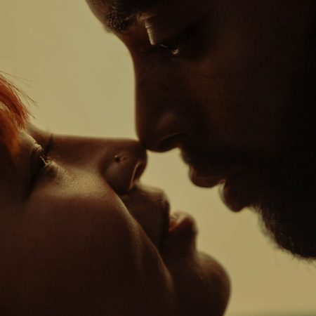 Ο λόγος που μια γυναίκα φιλάει πολύ διαφορετικά από έναν άνδρα