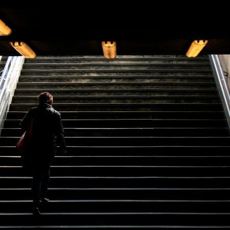 Αν σ' απέλυσαν σκέψου ότι είσαι πολλά παραπάνω από μια δουλειά