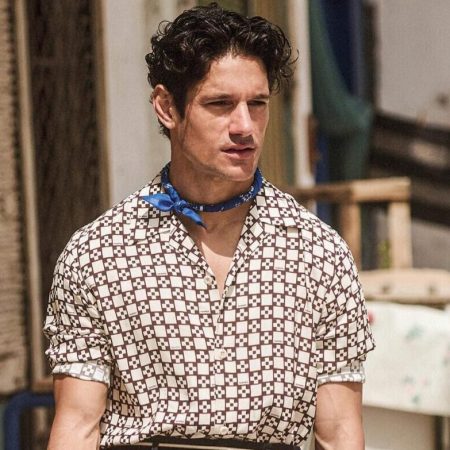 Φυσικά και μας ενοχλούν οι στίχοι του Πάνου Βλάχου, τι έχουμε τίποτα ελευθερίες στην τέχνη;