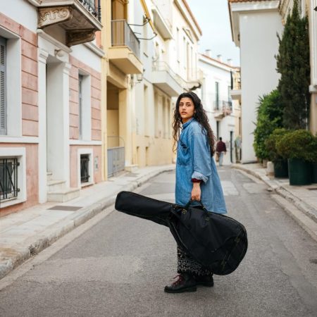 10 στίχοι της Μαρίνας Σπανού για να αφιερώσεις στον έρωτά σου