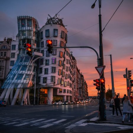 Το «σπίτι που χορεύει»: Ένα στολίδι στο αστικό τοπίο της Πράγας