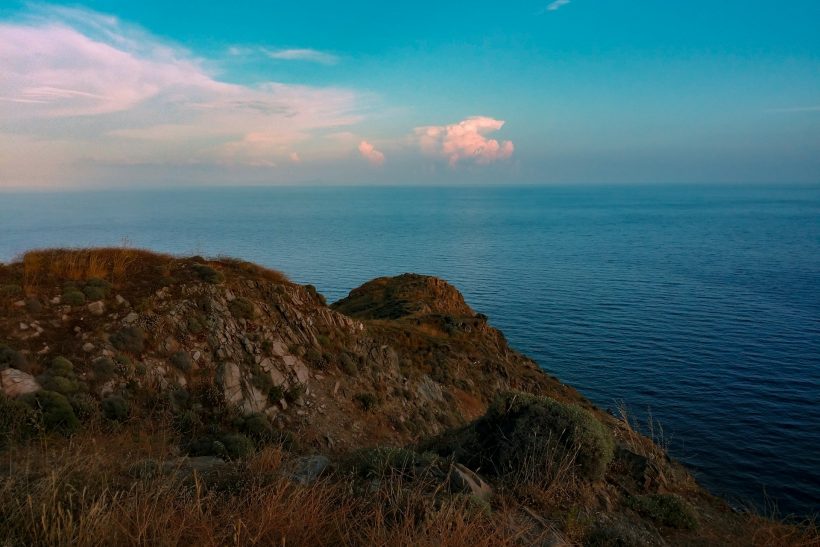 Κι όμως, μπορείς ν' αγοράσεις ένα ελληνικό νησάκι φθηνότερα από κάποιο σπίτι!