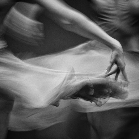 Χορεύαμε σ' ένα σύμπαν που φλεγόταν