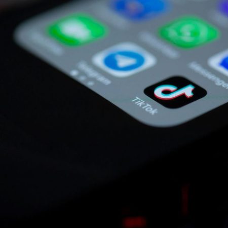 ΗΠΑ: Απαγορεύουν τη χρήση του Tik Tok, θεωρούν την εφαρμογή «Δούρειο Ίππο»