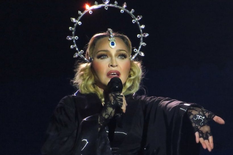 Madonna: Τα σπάει στην μεγαλύτερη συναυλία της καριέρας της στο Rio de Janeiro