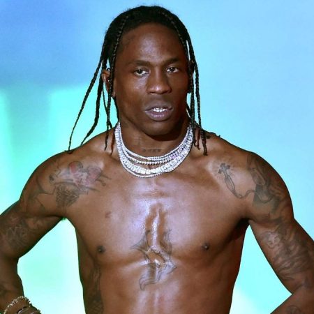 Με Βέρτη και Καρρά μερακλώνει ο Τράβις Σκοτ στα ελληνικά νησιά