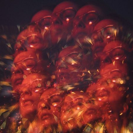 8 στίχοι από ποιήματα που έχουν να μας διδάξουν πολλά για τις ανθρώπινες σχέσεις