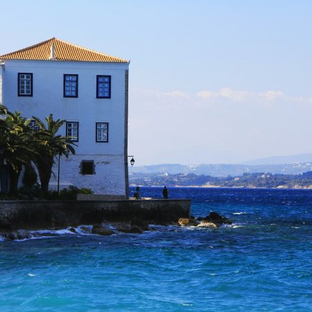 4 νησάκια του Αργοσαρωνικού για να κάνεις τη δροσερή βουτιά σου το Σουκού