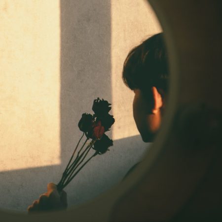 Είναι κι εκείνοι που δεν έμαθαν ποτέ πως έγιναν ο λόγος να ξαναπιστέψεις στους ανθρώπους