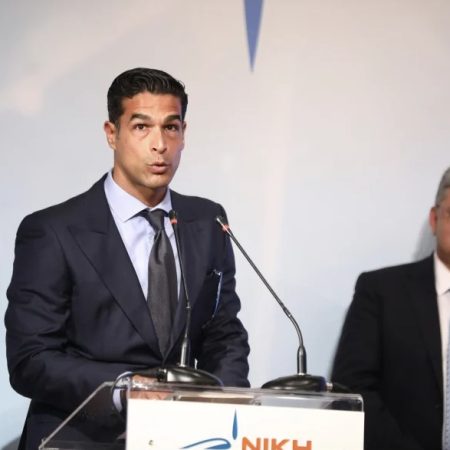 Έκανε σε κανέναν εντύπωση η αποψούλα του Αναδιώτη για τη γυναικεία μήτρα;