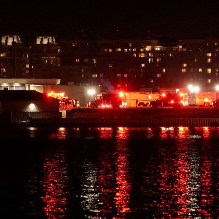 Ουάσιγκτον: 30 οι νeκροί από σφοδρή σύγκρουση αεροσκάφους με ελικόπτερο