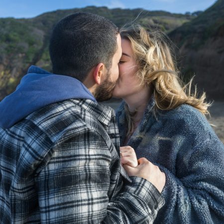 Μια viral θεωρία για την «πρώτη αγάπη ενός άντρα» σβήνει όλες τις επόμενες