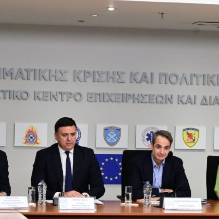 «Βλέποντας και κάνοντας» η επίσημη ενημέρωση για τους σεισμούς στις Κυκλάδες