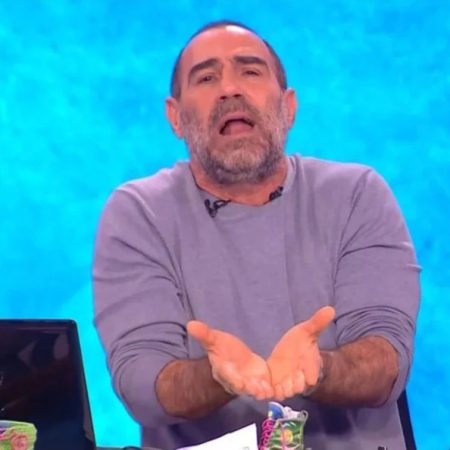 Ο Κανάκης απαντά στο «δε φταίμε για τα Τέμπη» των πολιτικών έχοντας την οργή όλων μας