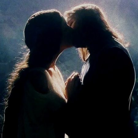 Fairy p#rn: H νέα ερωτική τάση όπου νεράιδες του δίνουν και καταλαβαίνει