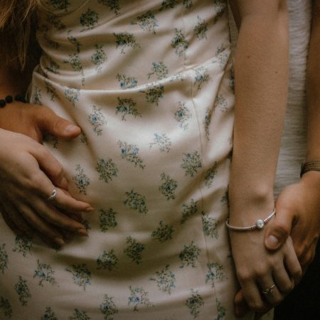 Έρωτας είναι να θεοποιείς ένα παράλογο συναίσθημα για ένα τυχαίο άτομο