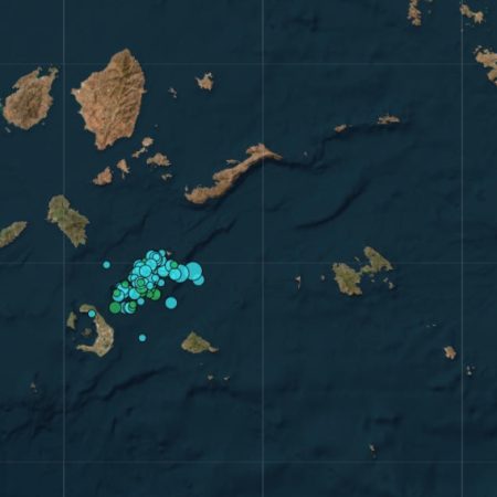 Σαντορίνη: Πάνω από 30 σεισμοί - Έχουν πάει ΕΜΑΚ και διασωστικά σκυλιά για ασφάλεια