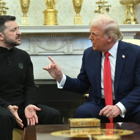 «Γιατί δε φοράτε κοστούμι;» ρώτησαν τον Ζελένσκι στη συνάντηση με τον Τραμπ