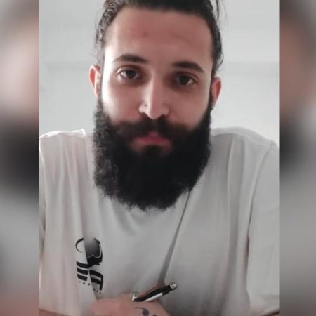 Αντώνης Αντωνίου: Από πολυτραυματίας των Τεμπών, σε κλούβα των ΜΑΤ επειδή ήταν σε πορεία