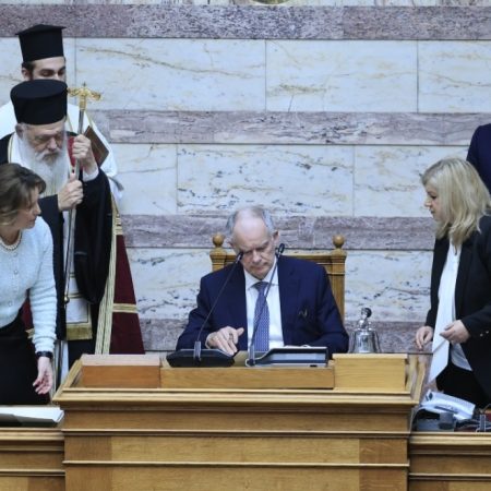 Ορκίστηκε ΠτΔ ο Τασούλας: Φωτογραφίες και video από την τελετή