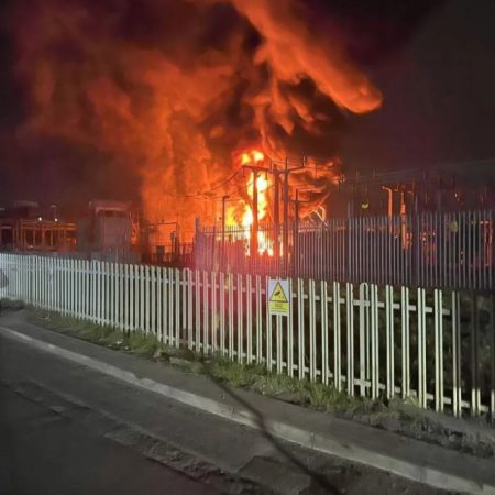 1.300 πτήσεις (και βάλε) πάνε για ακύρωση μετά από τεράστια φωτιά στο Χίθροου