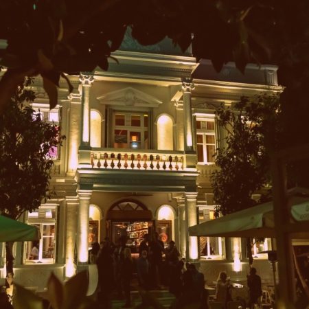 Στις 8/4 στη Θεσσαλονίκη πίνουμε cocktail στο απόλυτο σκοτάδι!