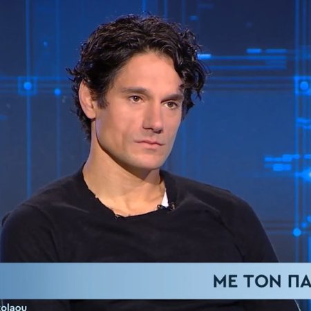 Ο Πάνος Βλάχος απαντά για τον στίχο περί Άδωνι και Πορτοσάλτε γιατί «δεν είναι βόδι»