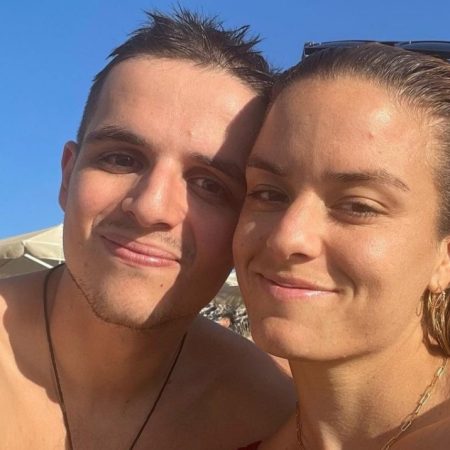 Η Σάκκαρη λέει ότι ο Μητσοτάκης τής στοίχισε τη σημαία αλλά: «Δε θα τον άλλαζα με τίποτα»