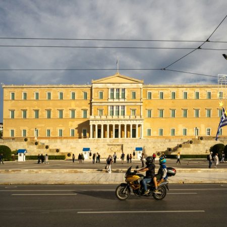 Οι ληξιπρόθεσμες οφειλές του ΕΦΚΑ πάνε σε ιδιωτικές εταιρείες και funds; Τώρα ναι!
