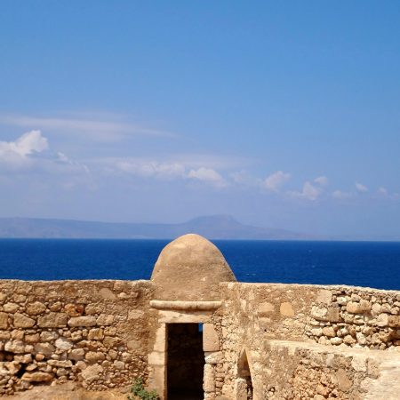 Ζευγάρια από 86 χώρες θα συναντηθούν στην αλανιάρα Κρήτη για να ανταλλάξουν συντρόφους