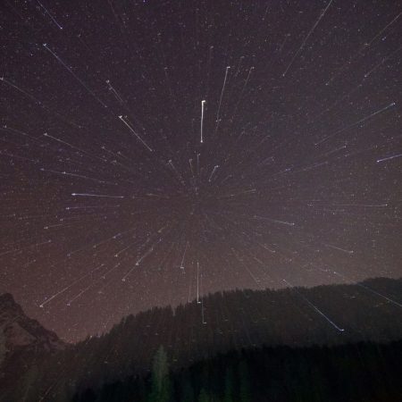 Η νύχτα θα γίνει μέρα: Ο Απρίλης 2025 είναι γεμάτος με βροχές μετεωριτών