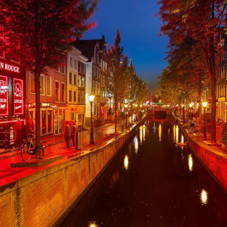 Red light district, κάννaβη, πληρωμένο σ3ξ, γραφικά σοκάκια: Τι κάνει τη ζωή στην Ολλανδία να ξεχωρίζει;