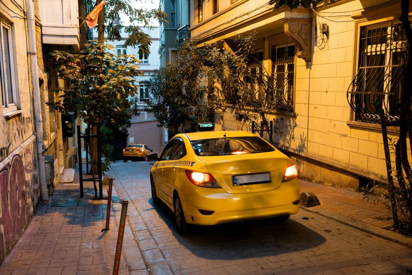 «Γίνετε σκνίπα το Σουκού, θα επιδοτήσουμε ταξί» μας είπε λίγο πολύ ο Κυρανάκης