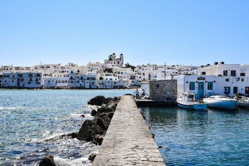Οι επιχειρηματίες της εστίασης στην Πάρο απεργούν γιατί -τολμούν να- τους ελέγχουν!