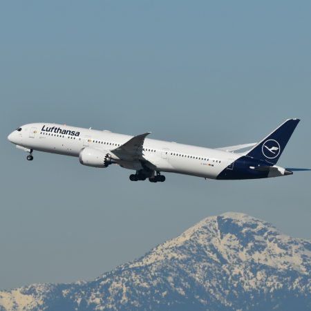 10' χωρίς πιλότο πετούσε πτήση της Lufthansa, αφού ο ένας ήταν για καtούρημα κι ο άλλος λιπόθυμος