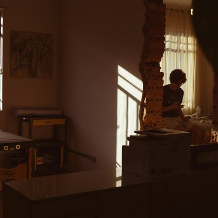 Έχουμε σκεφτεί ποτέ τι τράβηξε ένα παιδί για να βγάλει τον γονιό του απ' τη ζωή του;